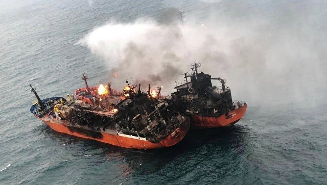 «Маэстро» плывет домой: сгоревший в Черном море танкер покинул воды России