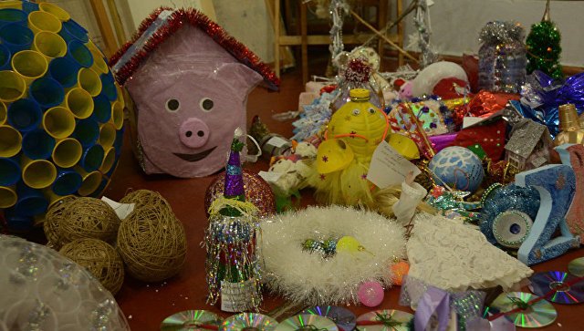 Праздник в саду: в НБС украсят елочными игрушками кедр и 11-метровую секвойю