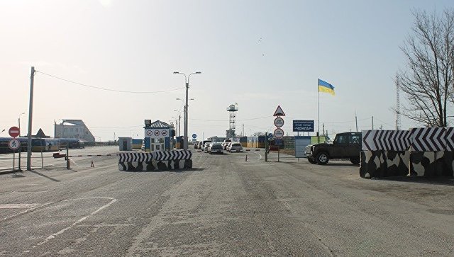 Украина признала, что пункты пропуска на границе с Крымом не достроены