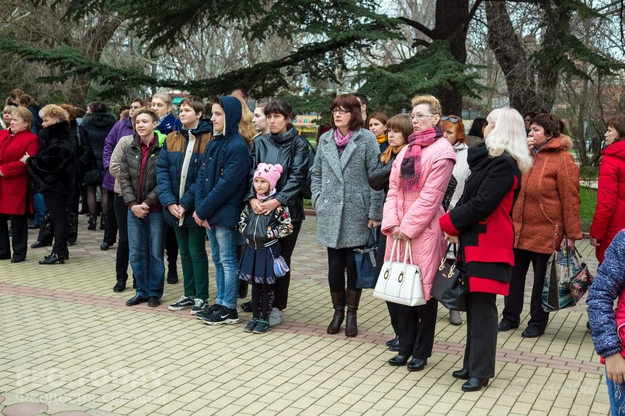 В Феодосии почтили память жертв трагедии в Кемерове #7630