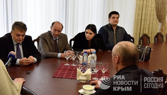 В Крым впервые прибыли парламентарии из Киргизии