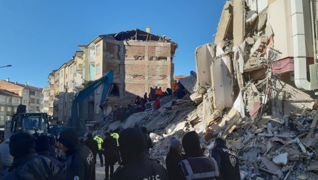В Турции в результате землетрясения погибли 22 человека
