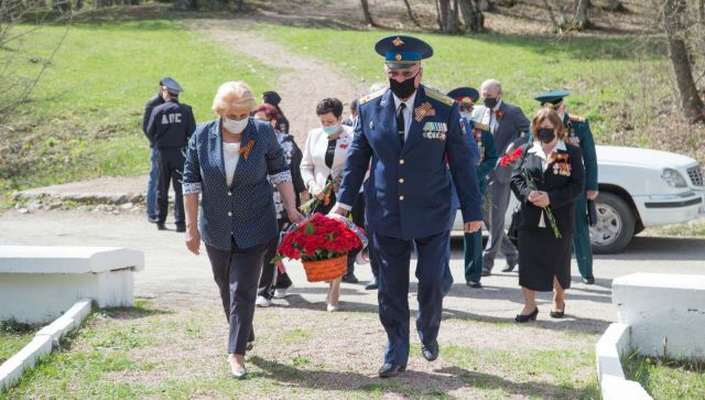 Крымские ветераны почтили память партизан на Ангарском перевале