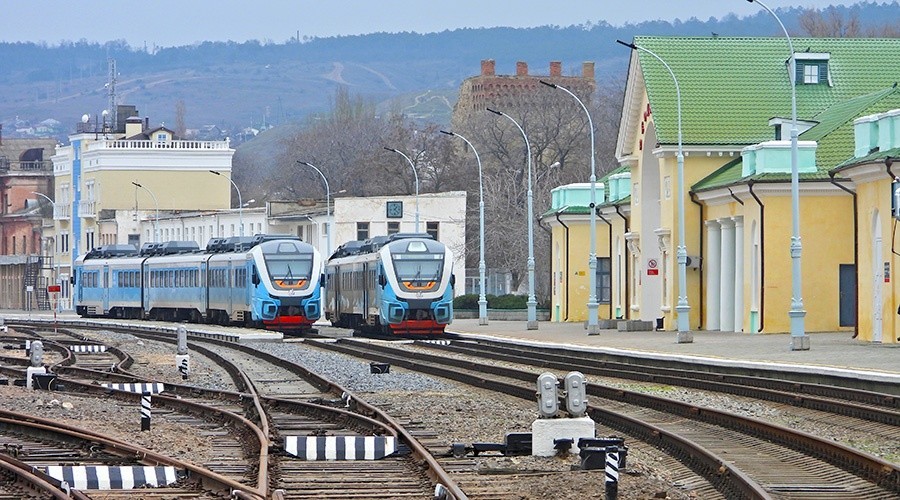 Новый поезд запустили из Санкт-Петербурга в Феодосию