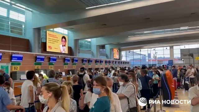 Очереди в аэропортах Москвы - что говорят в Росавиации