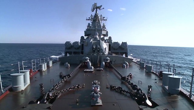 Крейсер «Москва» вернулся в Севастополь после боевых учений