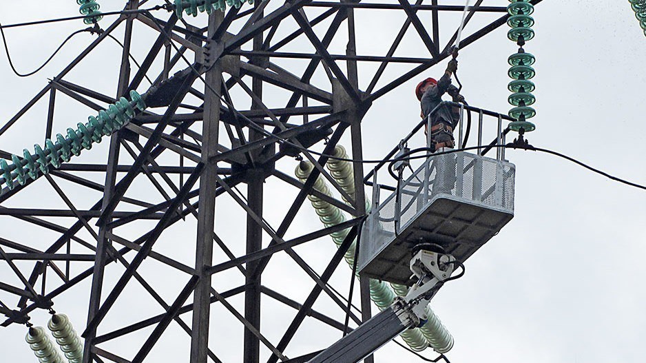 Минтопэнерго РК: Работы по ликвидации технологических нарушений в электрических сетях продолжаются
