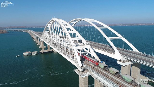 Поток машин через Крымский мост снизился в 2,5 раза