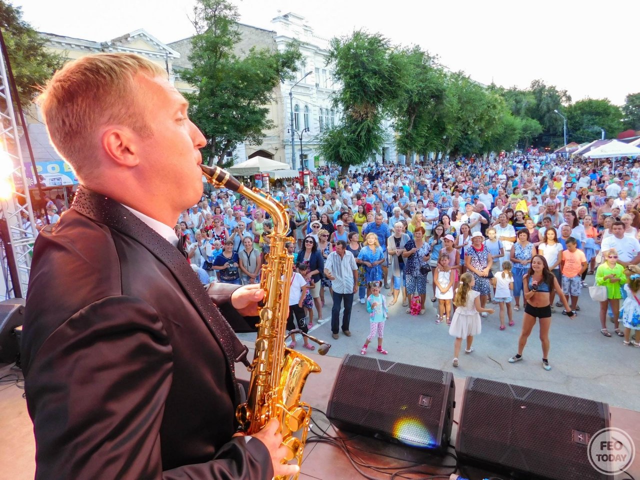 Фото концерта на День города 2017 и юбилей Айвазовского в Феодосии #2104