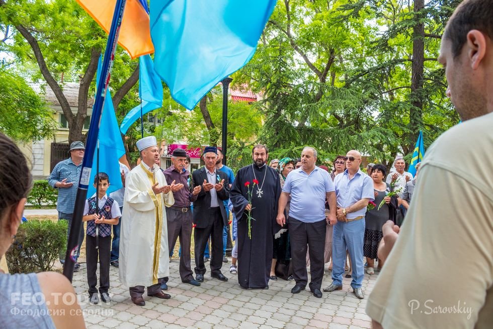 В Феодосии почтили память жертв депортации крымских татар #10870