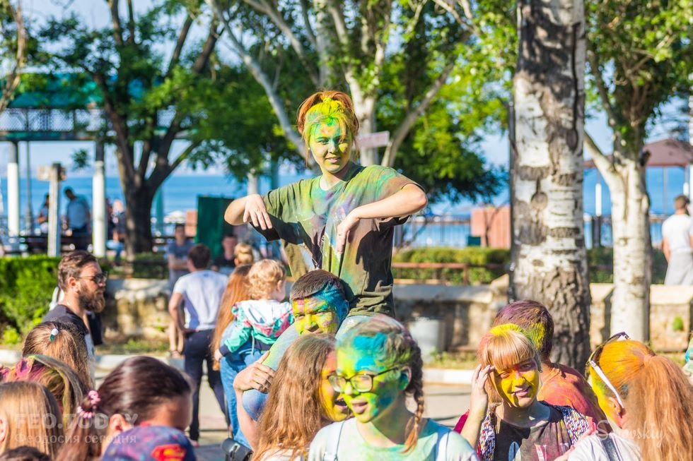 Фестиваль красок в Феодосии, май 2018 #11189