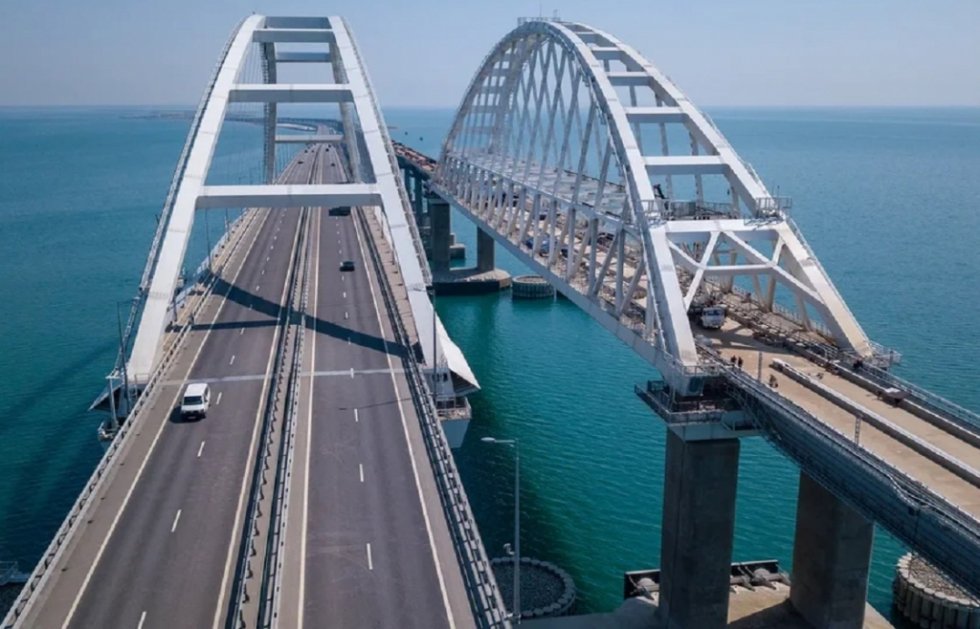 Как отразится на авиаперелетах запуск поездов по Крымскому мосту