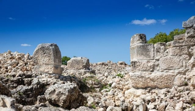 Археологи нашли в Крыму уникальные позднескифские склепы