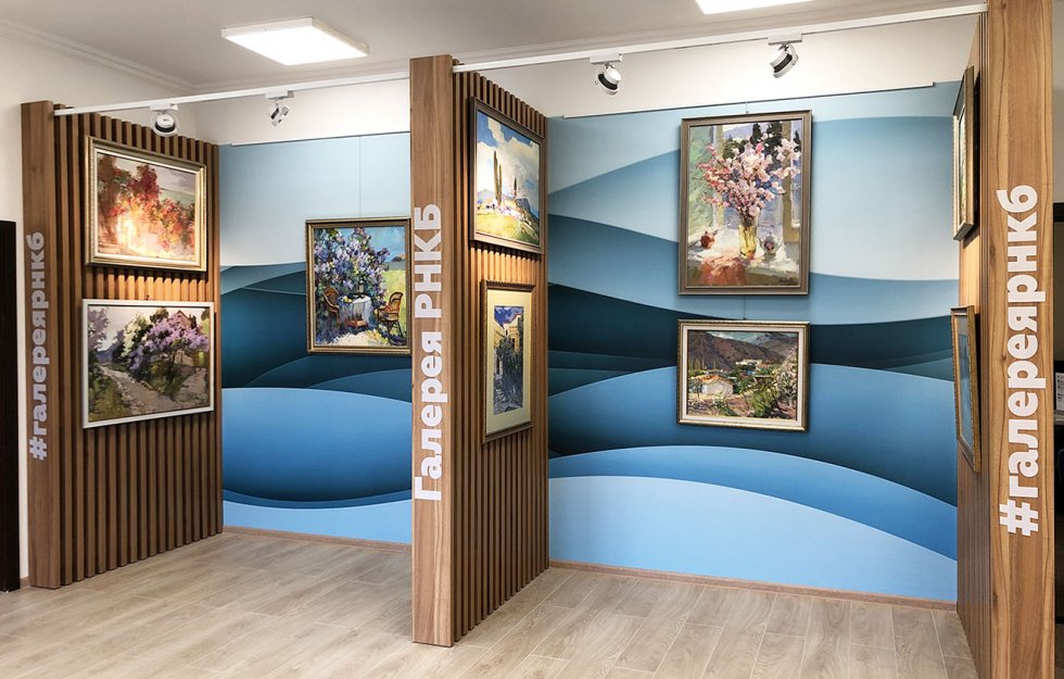 Впервые в Крыму: РНКБ открывает офисы нового формата - «офисы-галереи» с картинами крымских художников