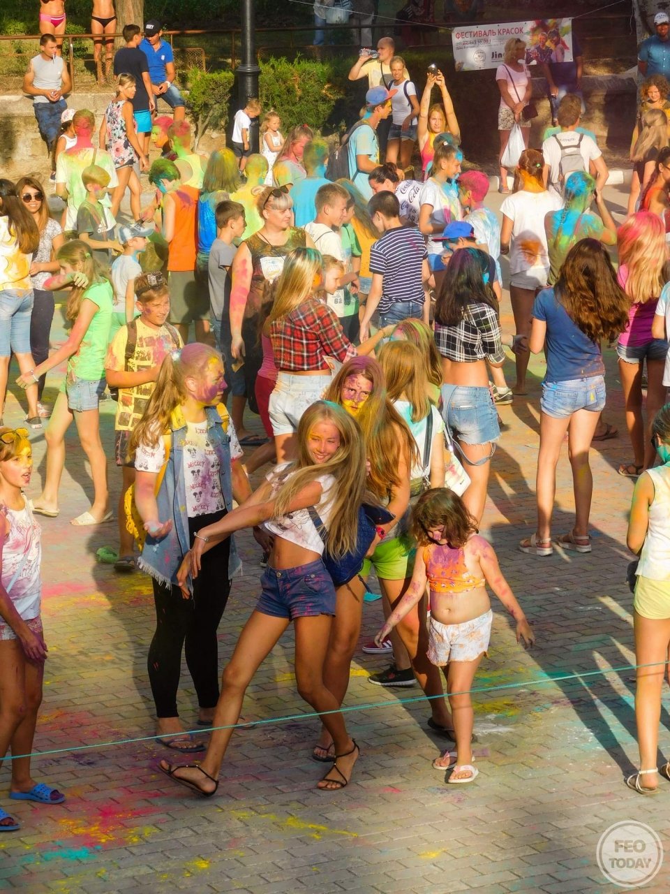 Фото фестиваля красок Холи на 200-летие Айвазовского #1663