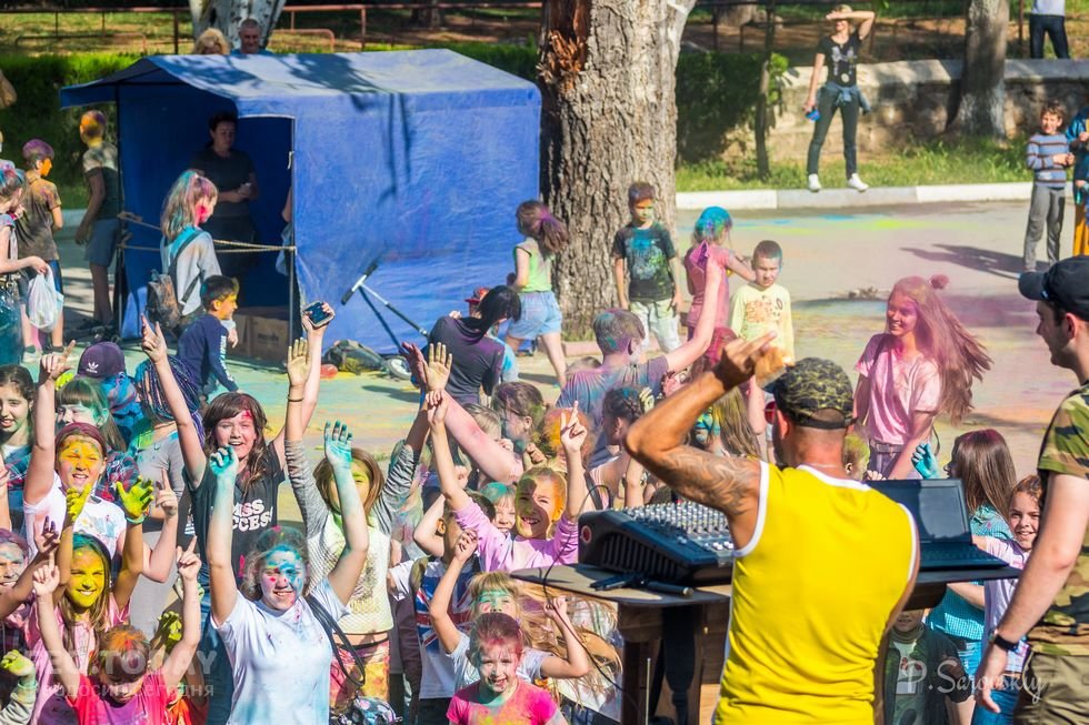 Фестиваль красок в Феодосии, май 2018 #11099