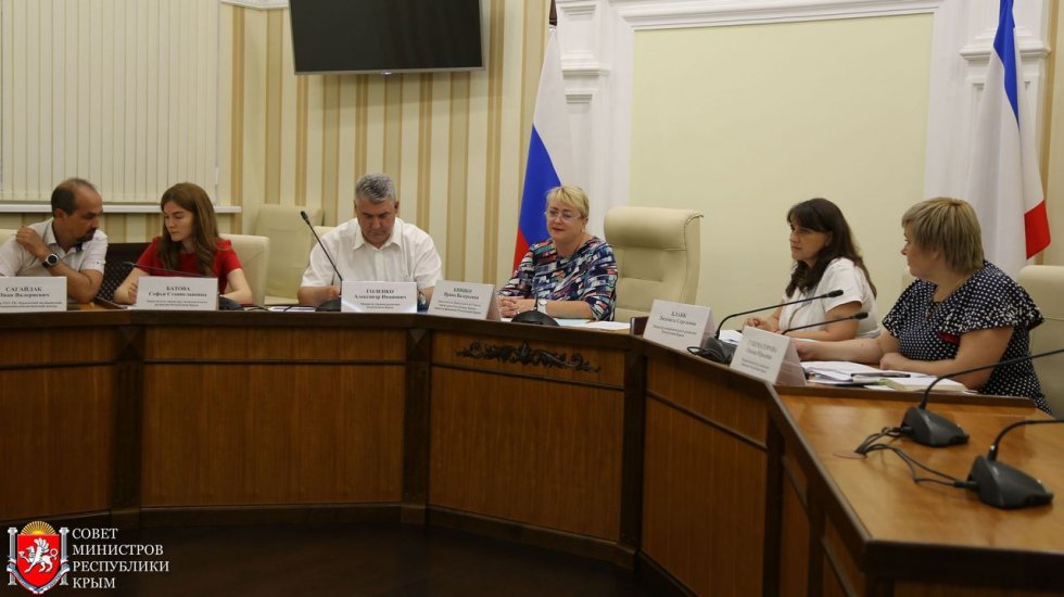 В Правительстве Крыма обсудили реализацию нацпроектов по направлению «Здравоохранение»