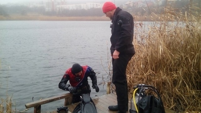 МЧС РК: Специалисты Симферопольского аварийно-спасательного отряда «КРЫМ-СПАС» провели занятие по водолазным спускам на водоеме