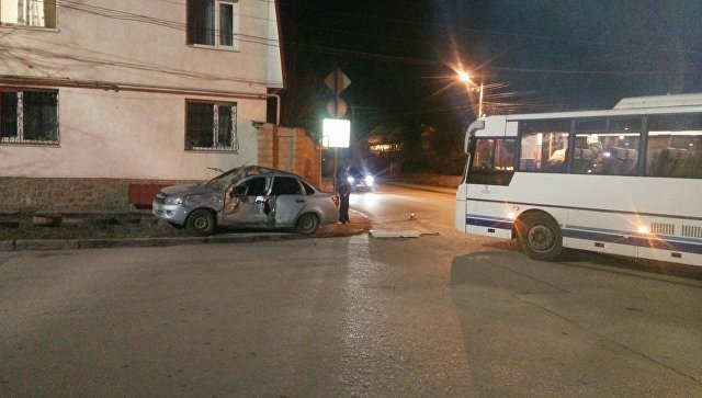 ДТП с рейсовым автобусом и легковушкой в Симферополе: есть пострадавшие