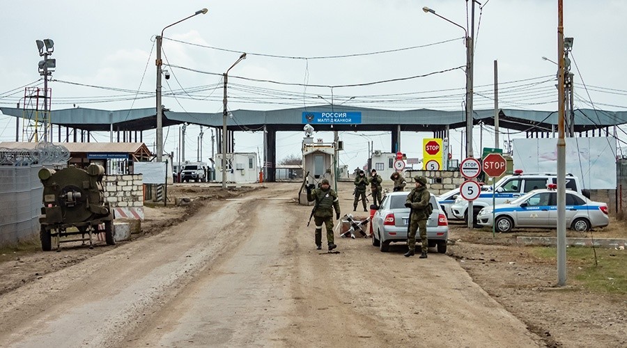 Шойгу сообщил об открытии сухопутного автомобильного коридора в Крым