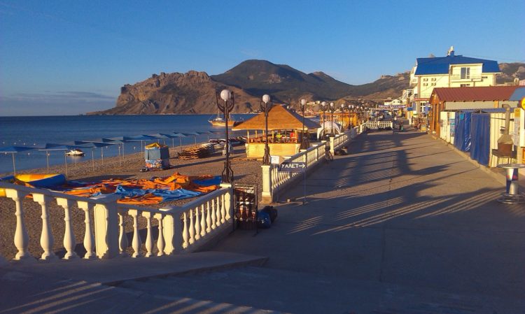 Готовимся к лету: когда пляжи Крыма смогут принять туристов