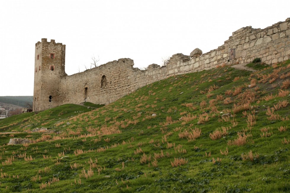 В Генуэзской крепости Феодосии потерялась семилетняя девочка