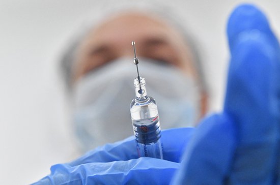 В России из-за коронавируса приостановили плановую вакцинацию