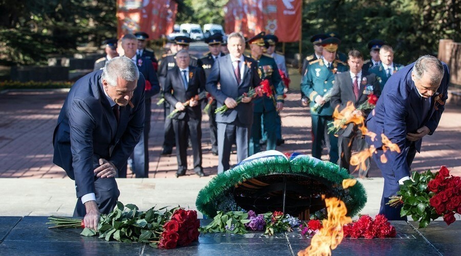Аксёнов поздравил ветеранов Великой Отечественной войны с Днём Победы