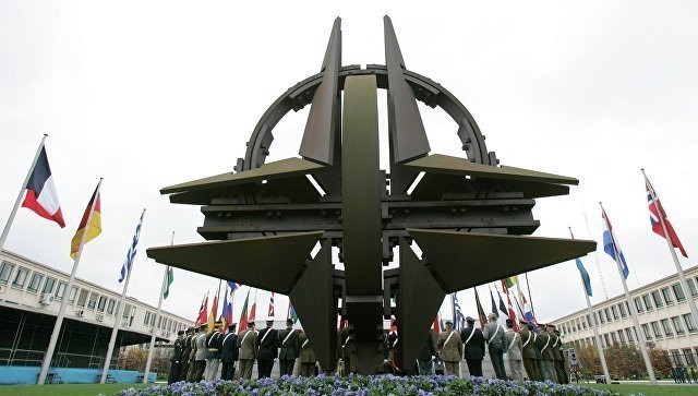 НАТО выбирает «двойной подход» в отношениях с Россией - Столтенберг