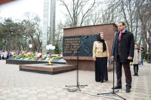 В Феодосии почтили память жертв трагедии в Кемерове #7610