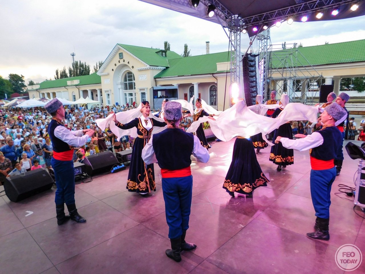Фото концерта на День города 2017 и юбилей Айвазовского в Феодосии #2118