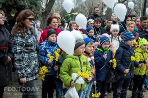 В Феодосии почтили память жертв трагедии в Кемерове #7601