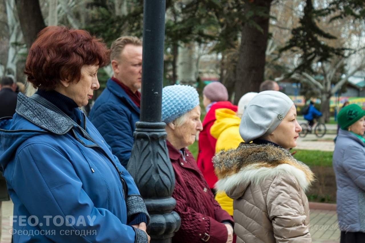 В Феодосии почтили память жертв трагедии в Кемерове #7646
