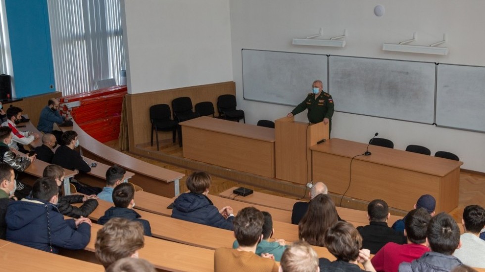 В Крыму начался весенний призыв в армию