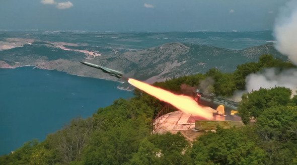 Фрегат «Адмирал Макаров» и БРК «Утес» провели ракетные стрельбы в Черном море