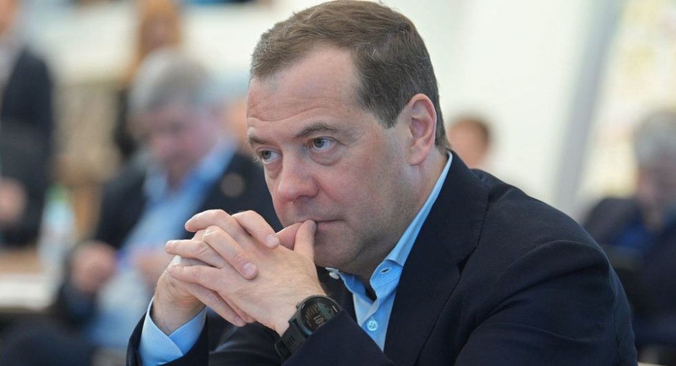 «Не испытываю иллюзий»: Медведев прокомментировал выборы президента Украины