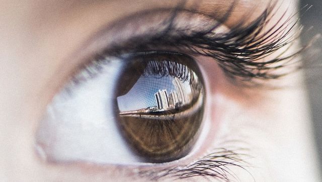 «..И дергающийся глаз»: эксперты рассказали о причинах нервного тика