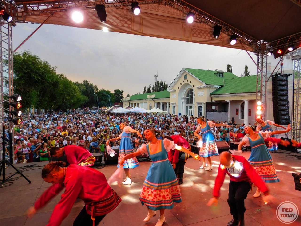 Фото концерта на День города 2017 и юбилей Айвазовского в Феодосии #2136