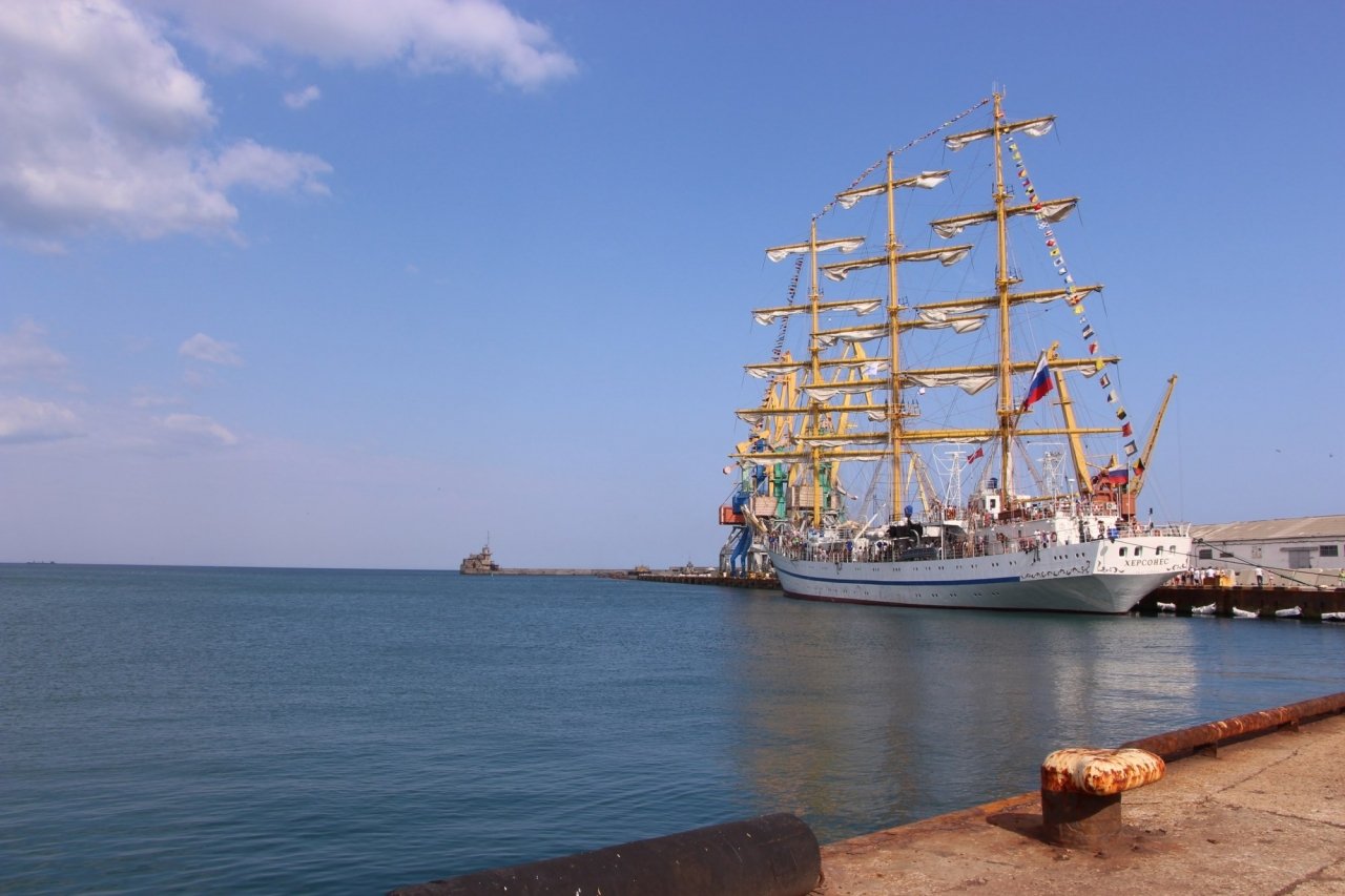 Фото парусного судна «Херсонес» в Феодосии #1194