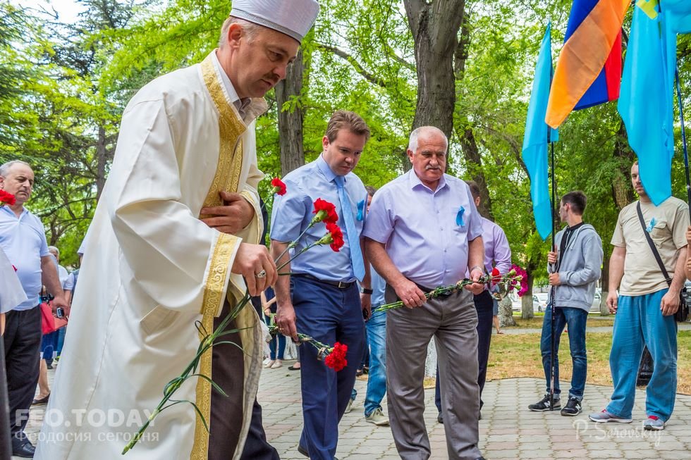 В Феодосии почтили память жертв депортации крымских татар #10878