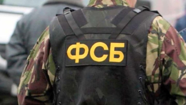 «Лже-ФСБшник» в Крыму предлагал службу в силовых органах за деньги
