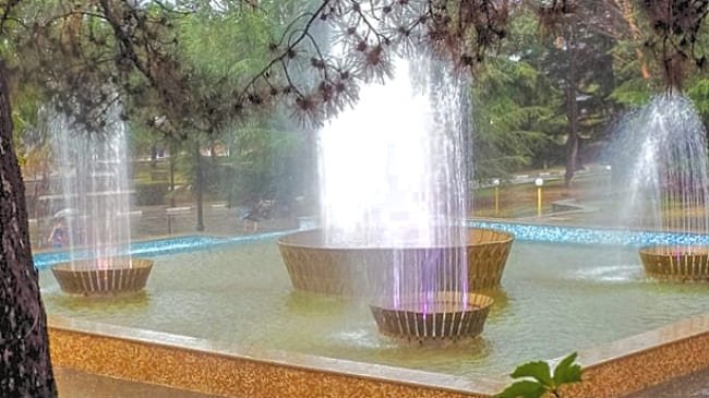 Власти Феодосии «открыли» неработающий фонтан