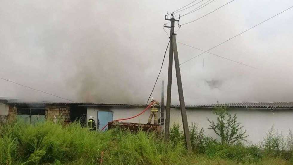 В Бахчисарае из-за удара молнии загорелся ресторан
