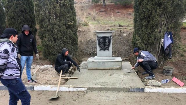 Памятник погибшим на майдане офицерам установили в Судаке