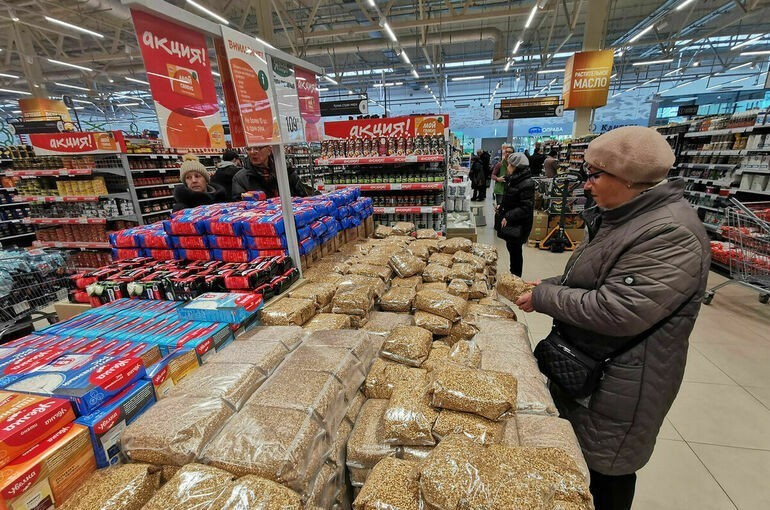 Почему рубль укрепляется, а цены не падают