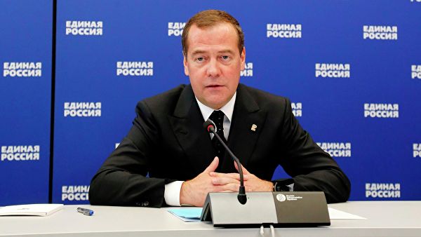 Медведев назвал абсурдной ситуацию с газом на Украине