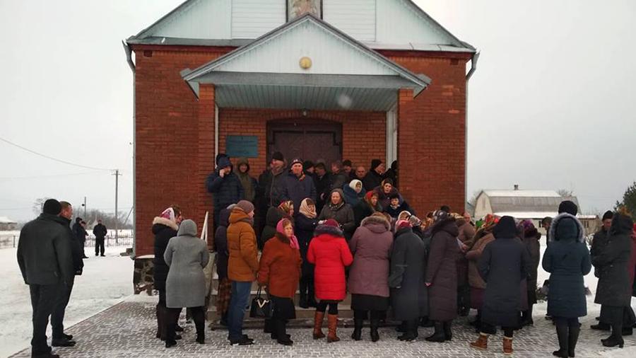 На Украине сторонники «новой церкви» захватили храм канонической УПЦ