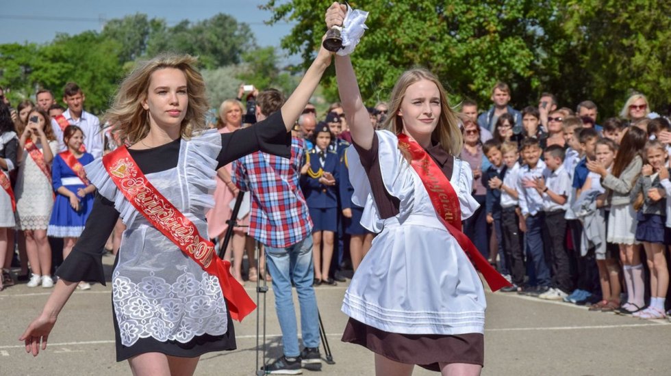 Алла Пашкунова приняла участие в празднике последнего звонка в МБОУ №16 города Евпатория