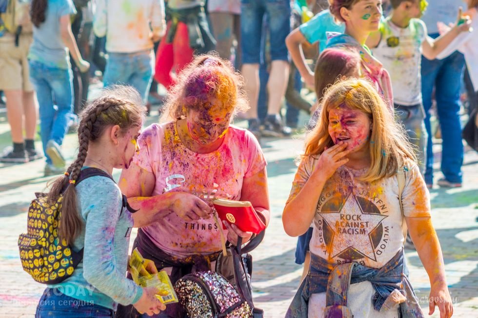 Фестиваль красок в Феодосии, май 2018 #11054