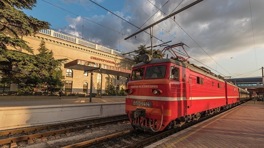 В Крыму сохранена стоимость билетов на дополнительные поезда - Минкурортов РК